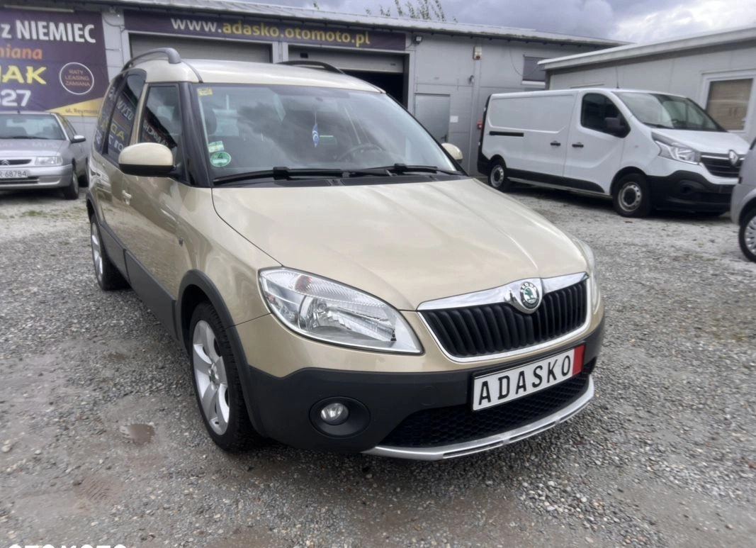 Skoda Roomster cena 22850 przebieg: 152933, rok produkcji 2013 z Ząbki małe 137